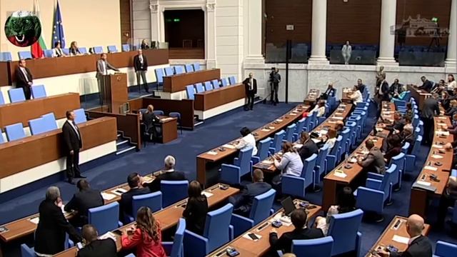 СКАНДАЛ на КОМУНИСТИЧЕСКА Основа смотреть онлайн