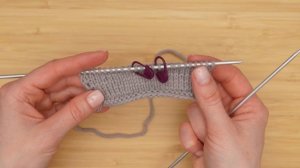 Прибавка из воздушной петли на спицах | в круговом и по