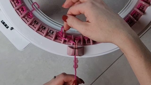 Поворотные ряды на вязальной машинке Sentro Knitting machine, ка? смотреть онлайн