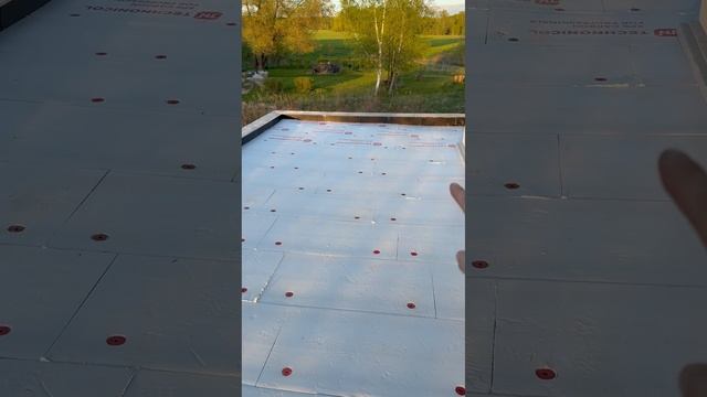 Монтаж плоской кровли из полимерной мембраны.
Система ТН КРОВЛЯ ПРОФ.