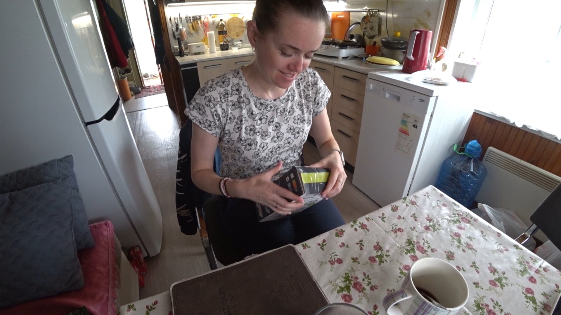 Дачные будни. Блины на завтрак. Сажаем дыню и флокс. Начинаем чистить бассейн смотреть онлайн