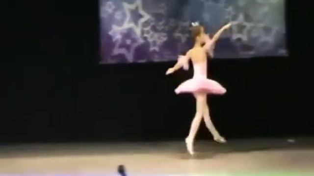 Sugar Plum Fairy. Tchaikovsky. Фея Драже. Чайковский. Five-years ballet dancer. (Reversed) смотреть онлайн