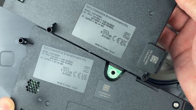 PS5 Pro разборка и сравнение с PlayStation 5 Slim смотреть онлайн