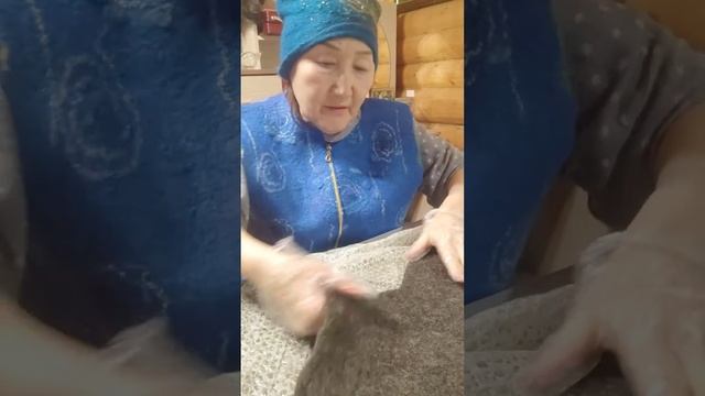 Как беречь свои ноги от артроза? Валяю лечебные теплые шерстяные чуни! смотреть онлайн