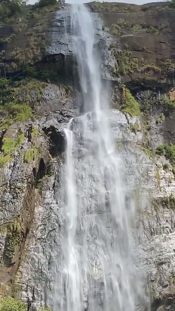 Водопад, Шри-Ланка смотреть онлайн