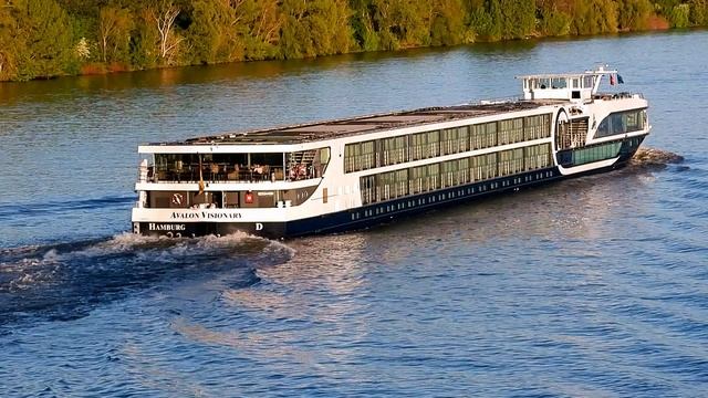речной теплоход  AVALON  VISIONARY