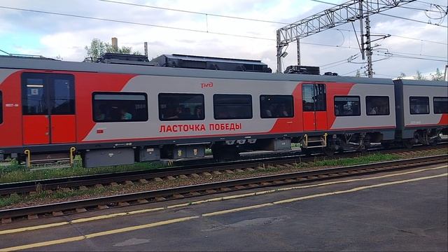 Скоростной Электропоезд Ласточка ЭС2ГП-014 и Высокоскоростной Электропоезд Сапсан ЭВС1-09 М.Вишера смотреть онлайн