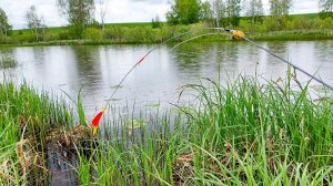 МОРМЫШКА НЕУСПЕВАЕТ ОПУСТИТЬСЯ, А УЖЕ КЛЮЁТ! Рыбалка на боковой кивок в 2025