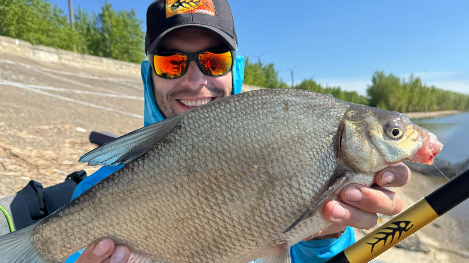 2500км в поисках ЗДОРОВЫХ ЛЕЩЕЙ! Казань. Серия 1 смотреть онлайн