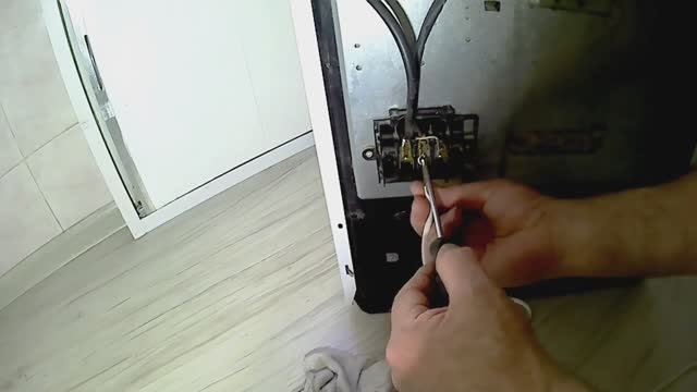 Удлиняем кабель розжига газовой плиты. смотреть онлайн