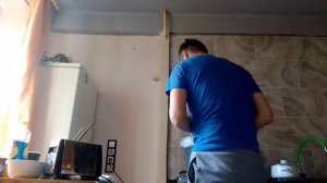 ставим в вытежку вентилятор на кухню!