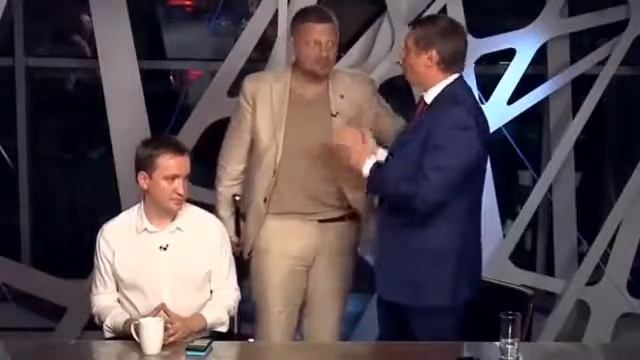 Мосийчука отправили в нокдаун на прямом эфире смотреть онлайн