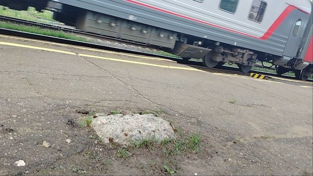 30 мая 2025 Электровоз ЭП2К-393 с Пассажирским поездом Сообщением Ейск-Санкт-Петербург Малая Вишера смотреть онлайн