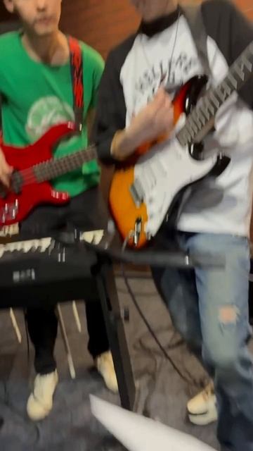 Не только старперы помнят Владивосток-2000 #рок #русскийрок #барабаны #мумийтроль смотреть онлайн