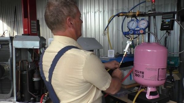 Дозаправка сплит системы фреоном и маслом #recharging the air c