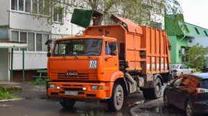 Мусоровоз МКМ-4605 (МК 4453-05) на шасси КамАЗ-53605-62 (К 399 ХТ 22). / KAMAZ garbage truck.