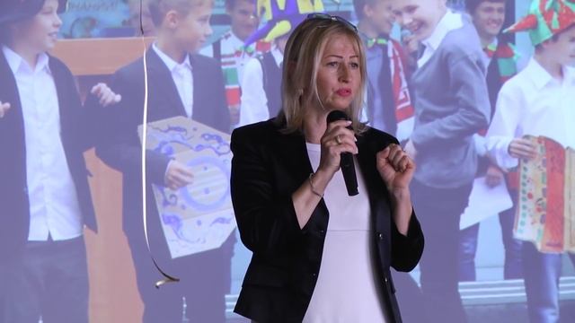 Последний звонок 2019 в общеобразовательной школе. смотреть онлайн