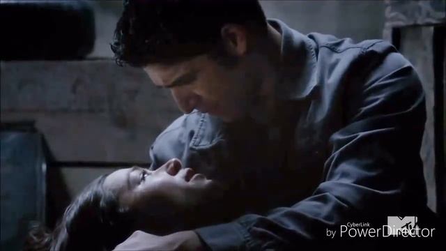 Виноваты звезды, волчонок, Титаник, дивергент