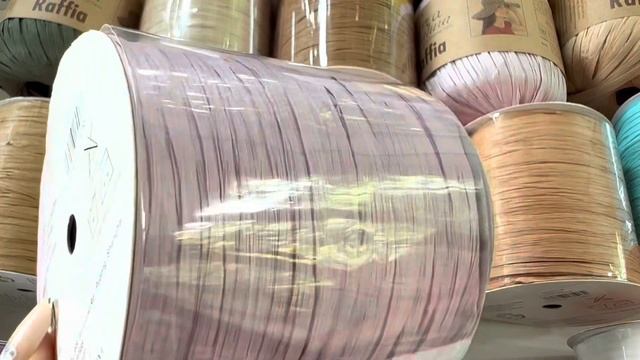 50 оттенков… рафии!!! Шляпки и сумочки вяжутся сами собой! смотреть онлайн