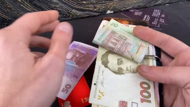 Зажим для купюр ручной работы из итальянской кожи наппа с потайными магнитами смотреть онлайн