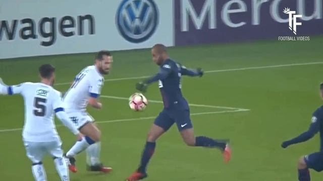 НЕВЕРОЯТНО КРЕАТИВНЫЕ ТРЮКИ В ФУТБОЛЕ смотреть онлайн