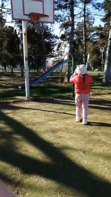 играем в футбол и не только на спорт площадке ⚽🏐🏀🏅? смотреть онлайн