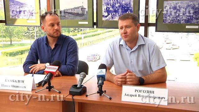 ЕВРАЗ устраивает грандиозный концерт у ТРЦ «Планета» в честь Дня металлурга