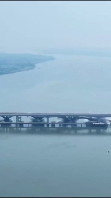 новый мост vs старый мост смотреть онлайн