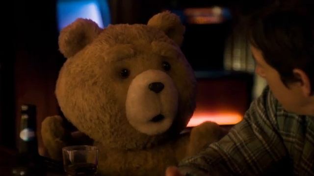 Помочиться сверху ....Ted 2 смотреть онлайн