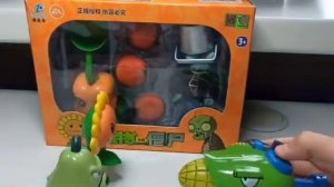 распаковка игрушек растения против зомби часть 2 plants vs