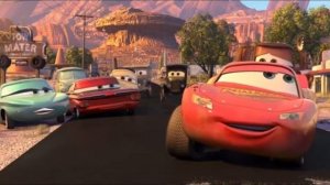 Молния помогает жителям Радиатор Спрингс | Тачки (2006)