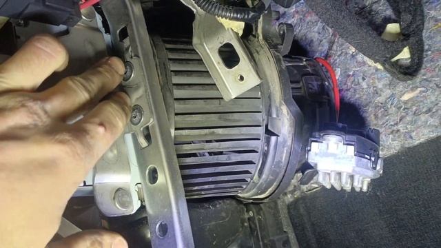 Как (попытаться) снять моторчик печки в рено каджар Renau