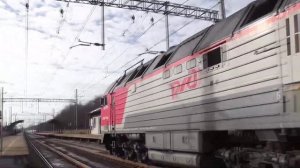 Тепловоз 2ТЭ25Км-0432 следует резервом.