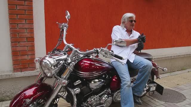 80 серия. Легенда комиссар Банжолио | Сериал "Дядя Витя и ВиктОр Бон-Бон" смотреть онлайн