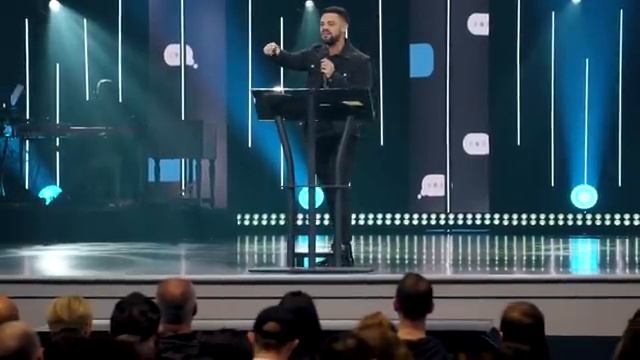 "Вера - Ожидайте замечательного!" / Стивен Фуртик смотреть онлайн