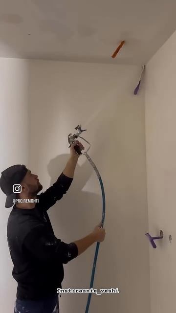 ✅Нанесение шпаклевки на стены и потолки с агрегата,шп