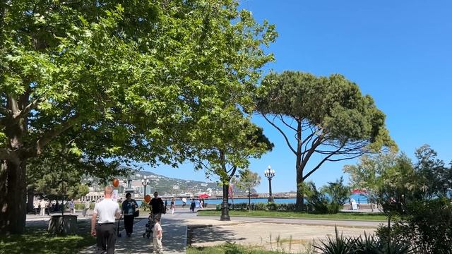 Ялта. Майская городская зарисовка. 23.05.2025. Крым. Crimea. Yalta. смотреть онлайн