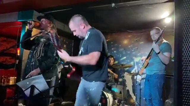 группа Обратная связь и Димосс Саранча (Rock бар, 17.09.21) смотреть онлайн