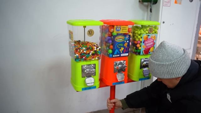 МЕНЯ РАЗОРИЛИ! Сколько заработал на бизнесе на автоматах с жвачками. смотреть онлайн