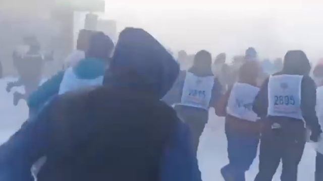 Зимний легкоатлетический пробег в г. Покровске памяти Н.Н. Платонова. Температура -46. смотреть онлайн