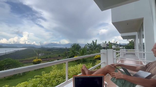 🌅 Таиланд с балкона — тишина, цветы и философия отдыха смотреть онлайн