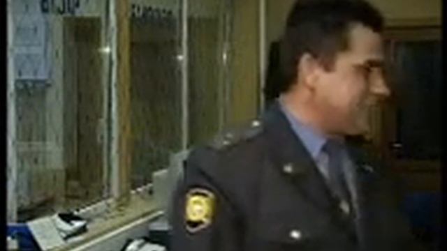 Мент не может связать пару слов )))) смотреть онлайн