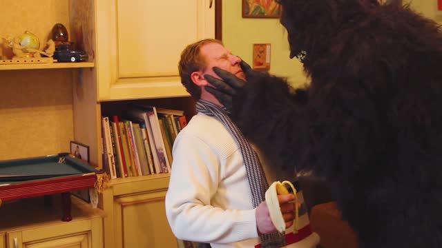 81 серия. Горилла без головы | Сериал "Дядя Витя и ВиктОр Бон-Бон" смотреть онлайн