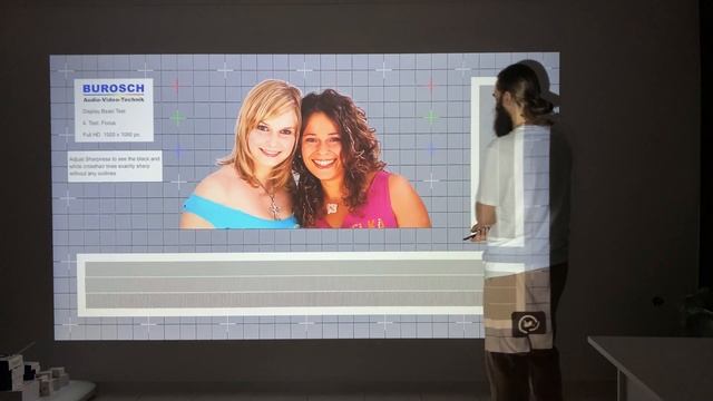 ЯРКИЙ ПРОЕКТОР FlixTone D8W смотреть онлайн