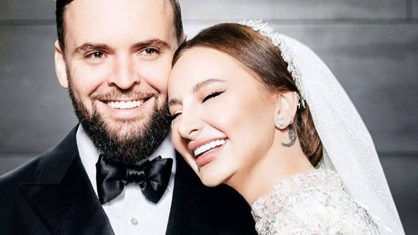 «Мы иногда разводимся»: Анна Асти рассказала о проблемах в браке