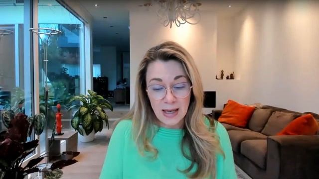 Ребёнок 5 лет на все запреты отвечает истерикой. Ведёт себя не адекватно. Как это остановить? смотреть онлайн