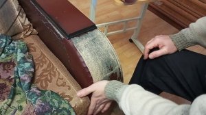 Как заклеить разодранный диван наклейкой из кожи. Неудачная попытка