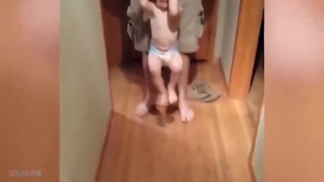 Смешные видео 2020 ● Смешные дети смешные моменты из жизни детей , подборка П смотреть онлайн