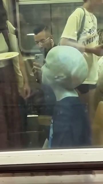 Промо фильма "Джулс" многие восприняли, как реальное нашествие инопланетян #ufo #NYC смотреть онлайн