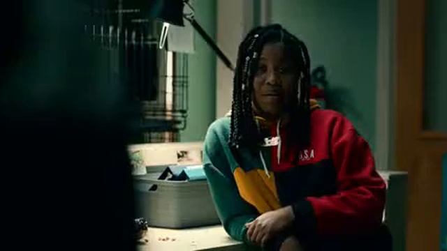 Рэперша Фристайлит. Отрывок из фильма "Проект Power/Project Power" смотреть онлайн